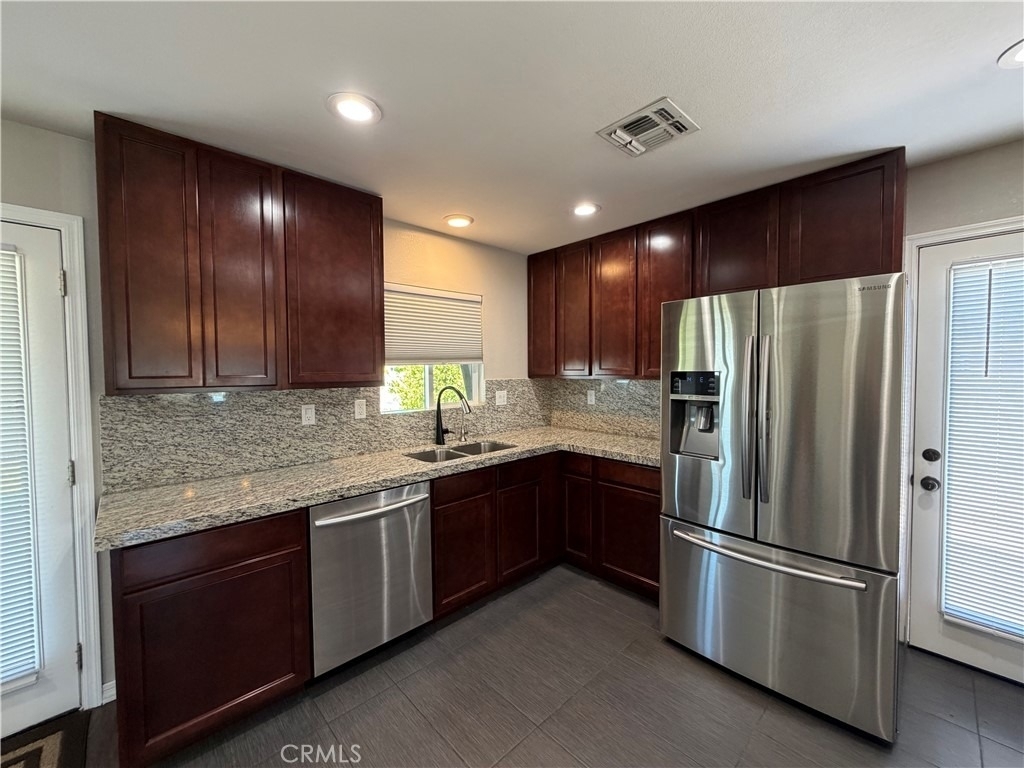 499 N 10th - Photo 4