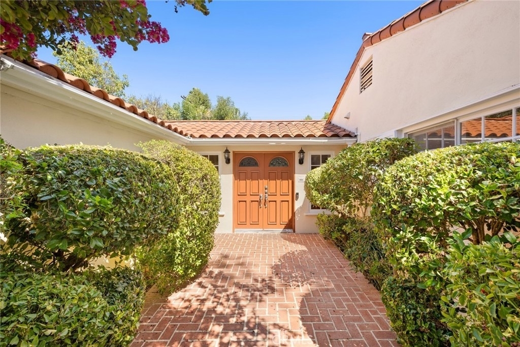 5220 Collier Place - Photo 2