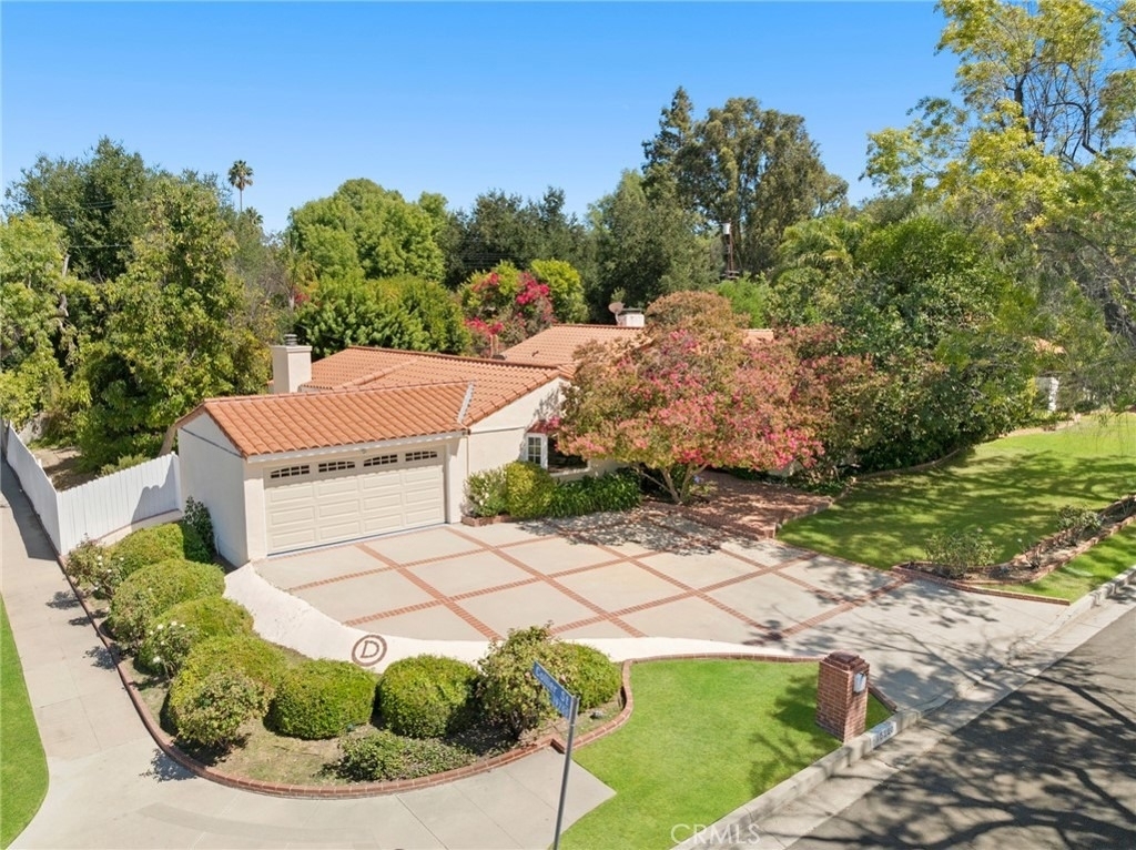 5220 Collier Place - Photo 0