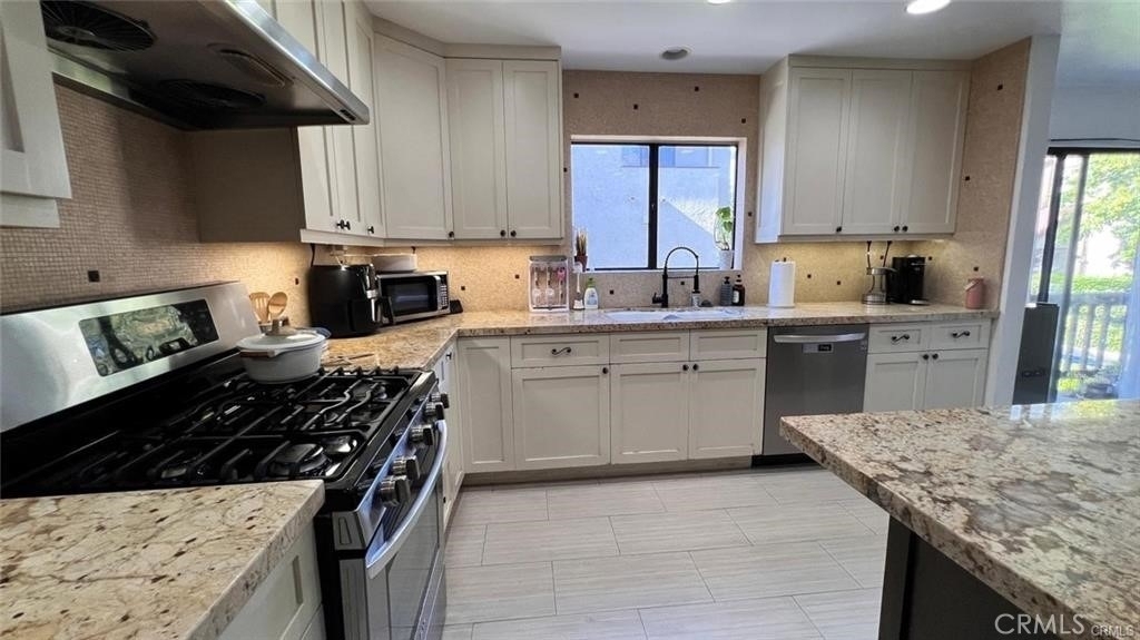21730 Marylee Street - Photo 3
