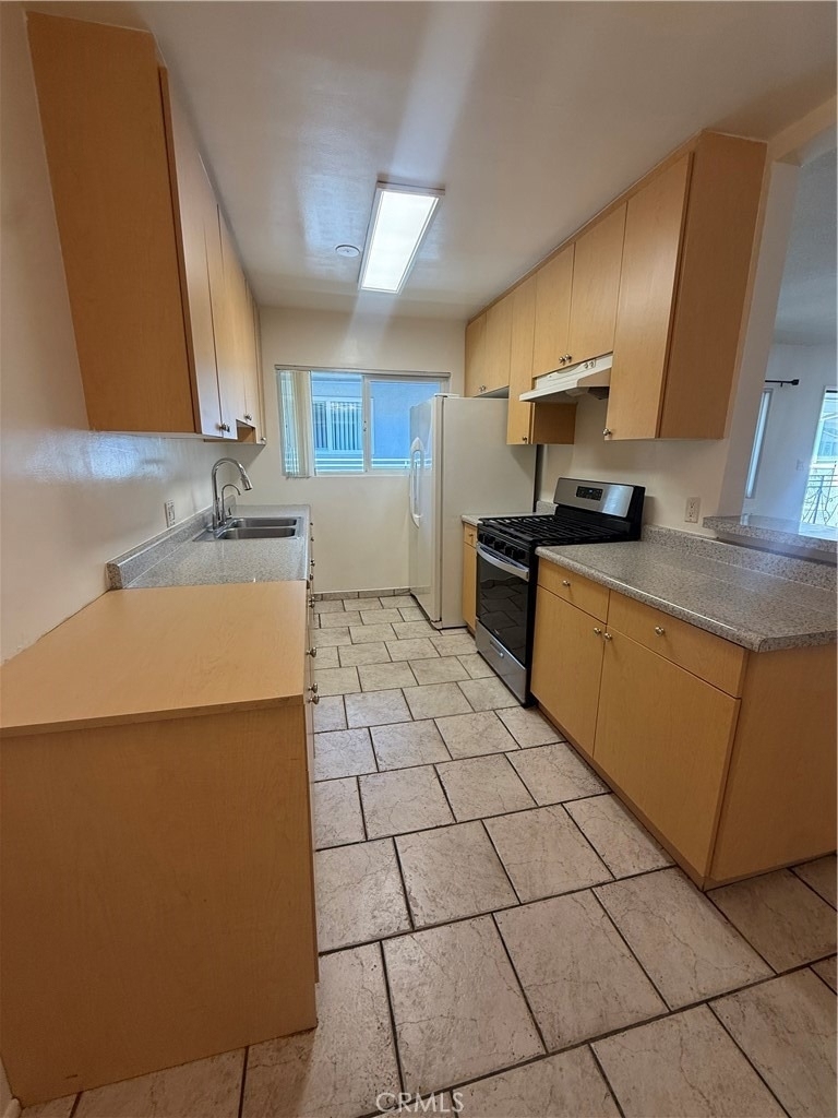 331 Cameron Place - Photo 1