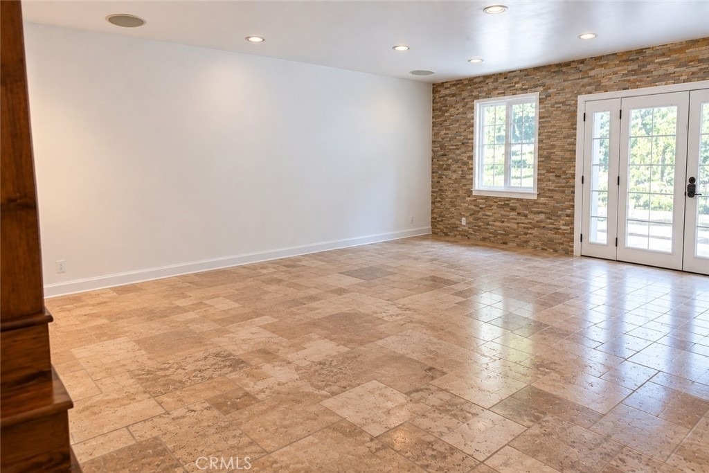 16633 Oak View Drive - Photo 13