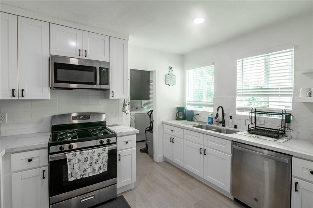 1419 S Curson Avenue - Photo 5