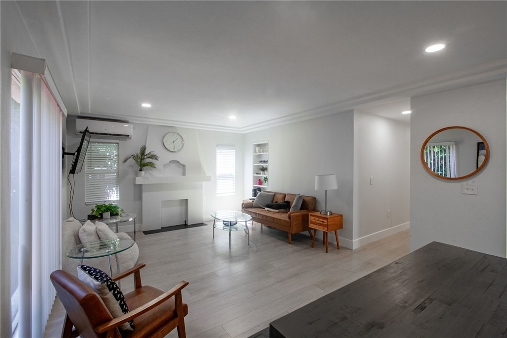 1419 S Curson Avenue - Photo 3