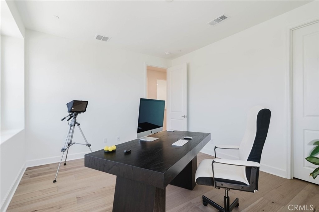11716 Canoga Avenue - Photo 33