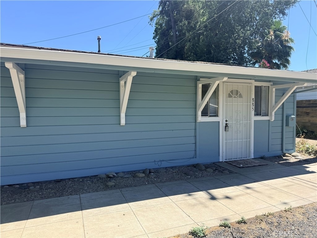 885 E 7th Avenue - Photo 0