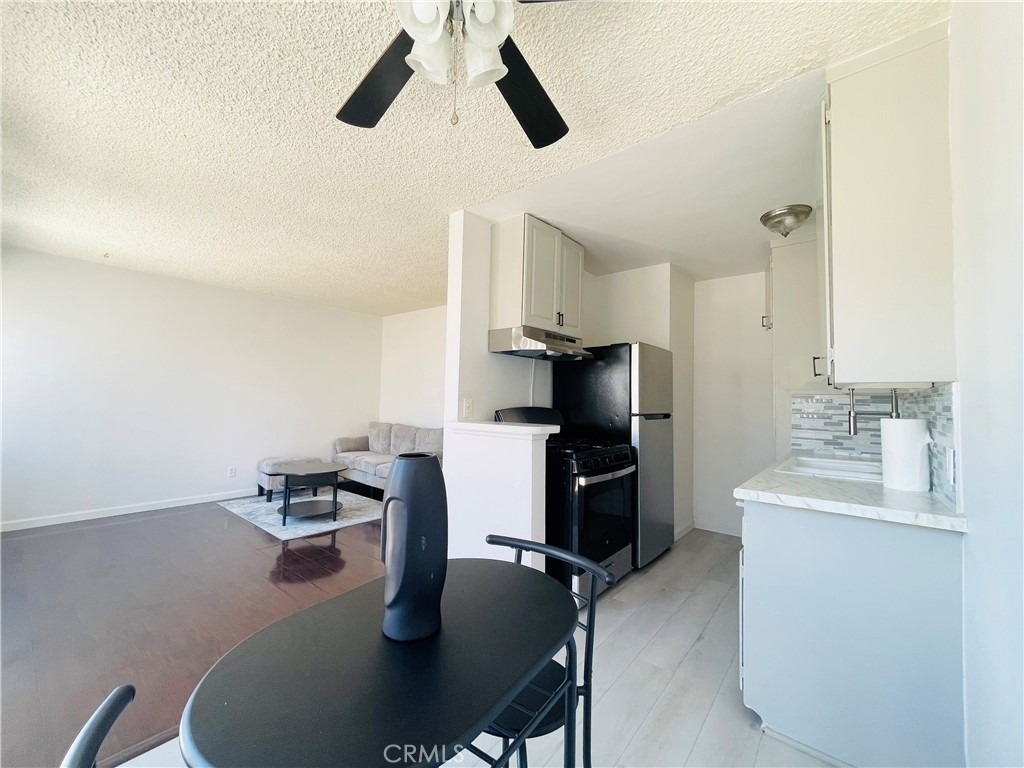 2437 Exposition Place - Photo 5