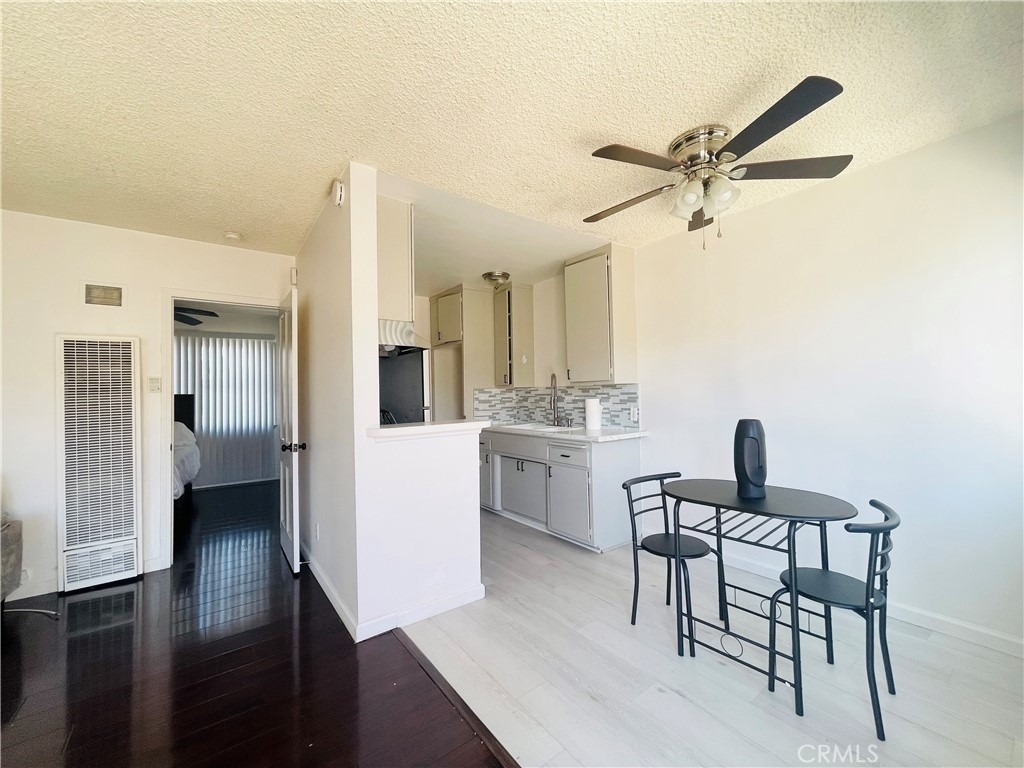 2437 Exposition Place - Photo 4