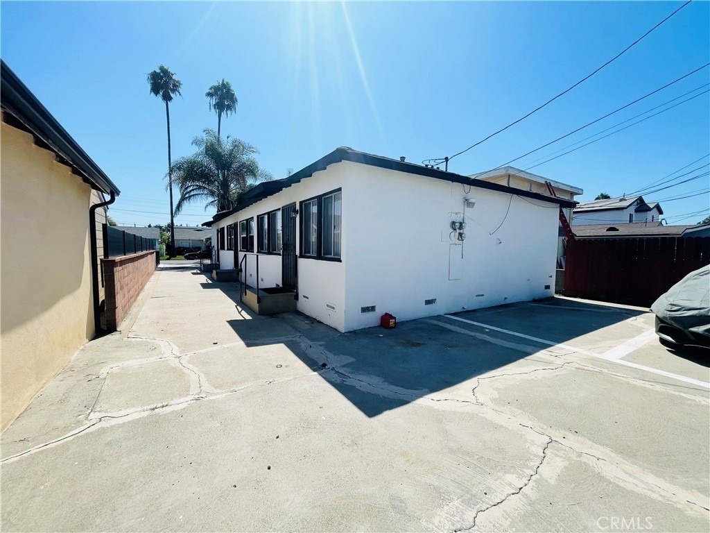 2437 Exposition Place - Photo 13