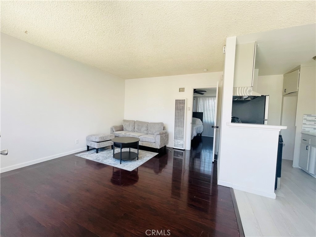 2437 Exposition Place - Photo 3