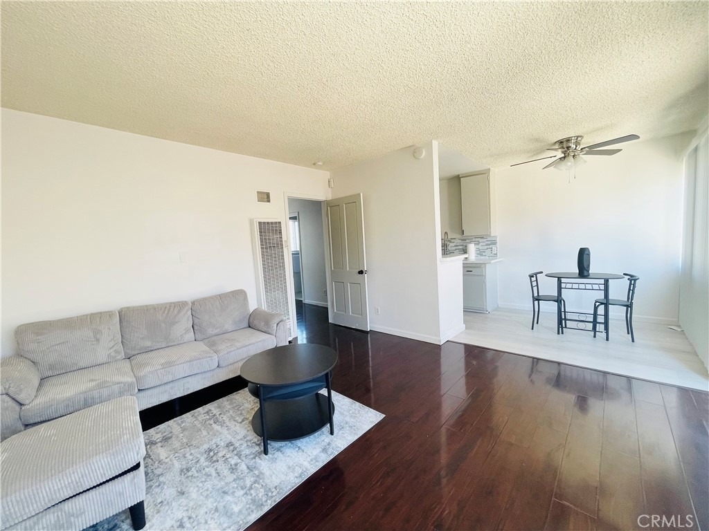 2437 Exposition Place - Photo 2