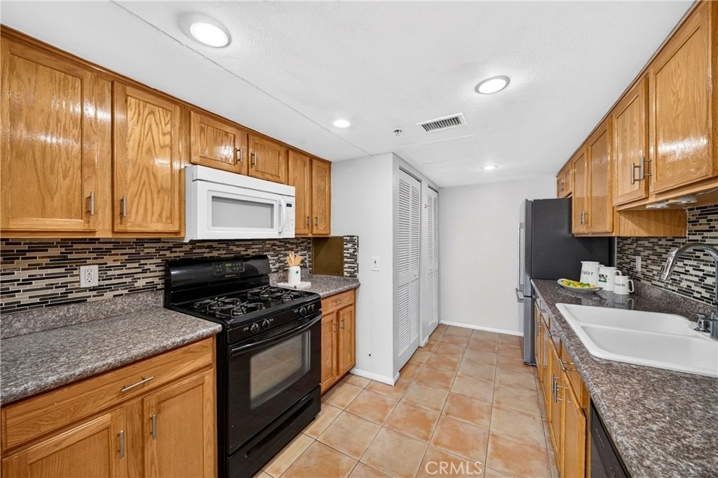 11124 Burbank Street - Photo 1