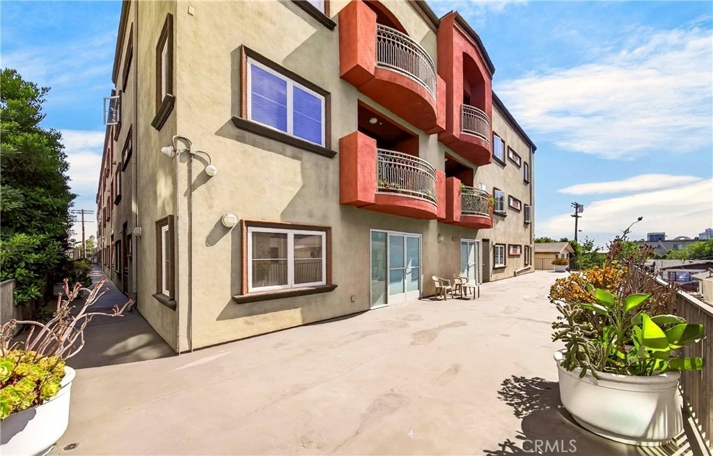 11124 Burbank Street - Photo 37