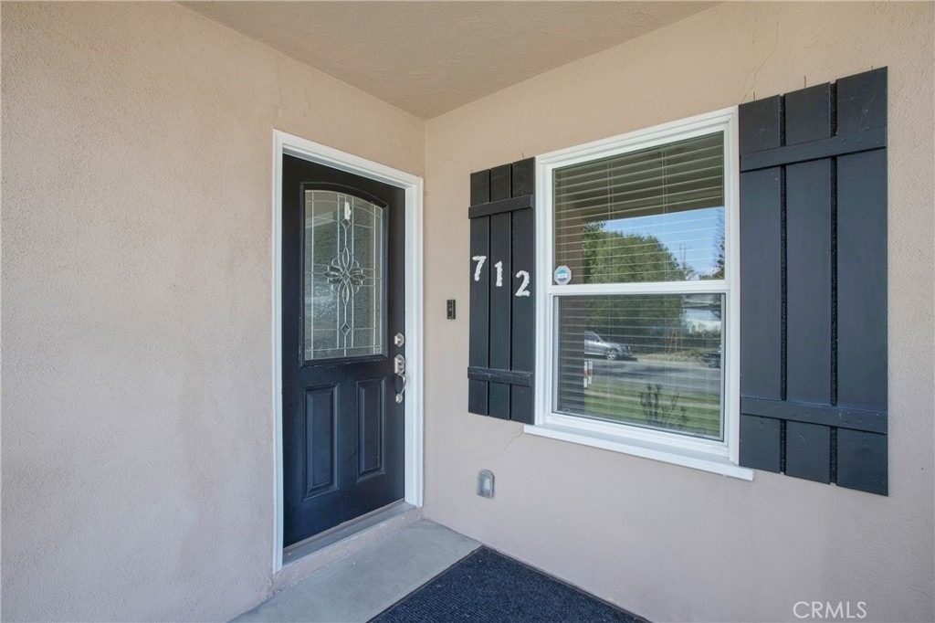 712 E Alder - Photo 1