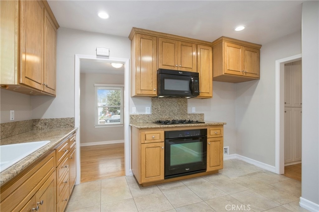 712 E Alder - Photo 7