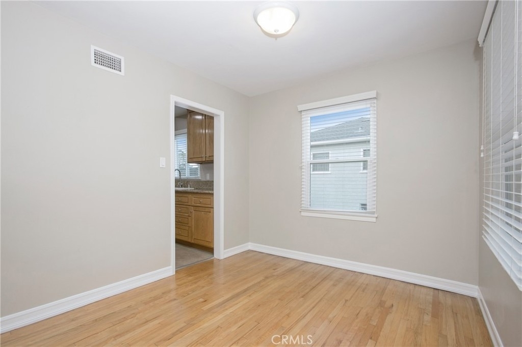 712 E Alder - Photo 4
