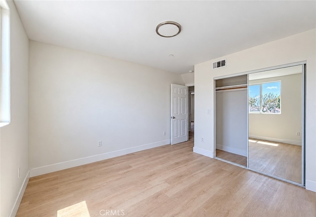 645 W 97th - Photo 6