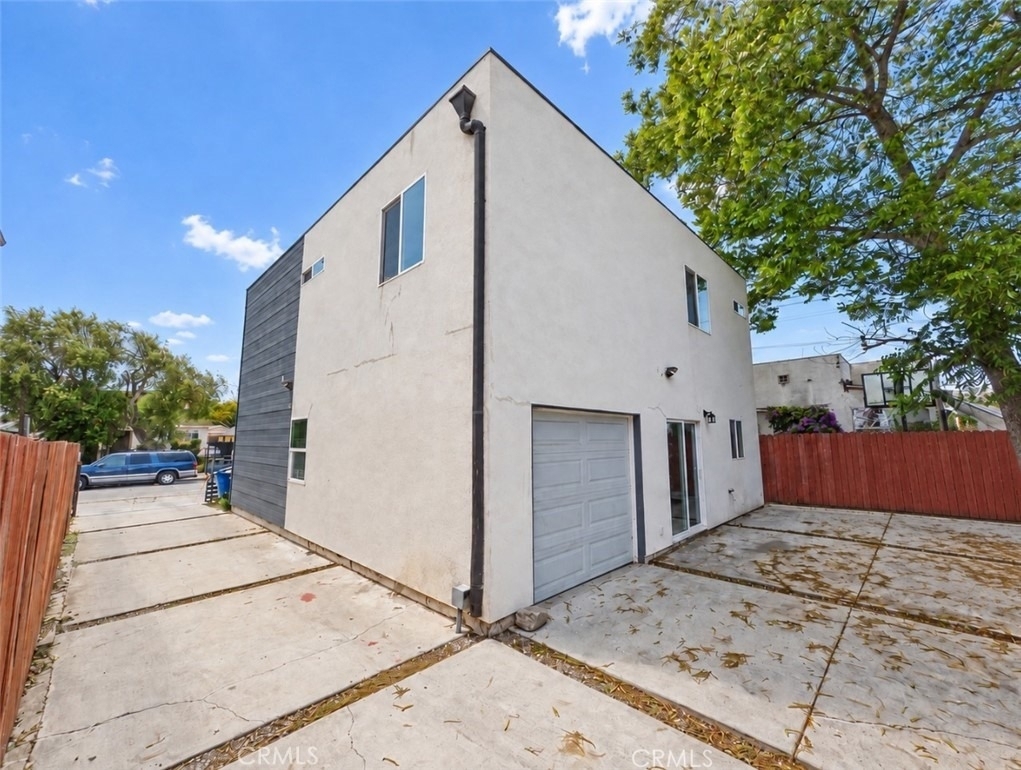 645 W 97th - Photo 8
