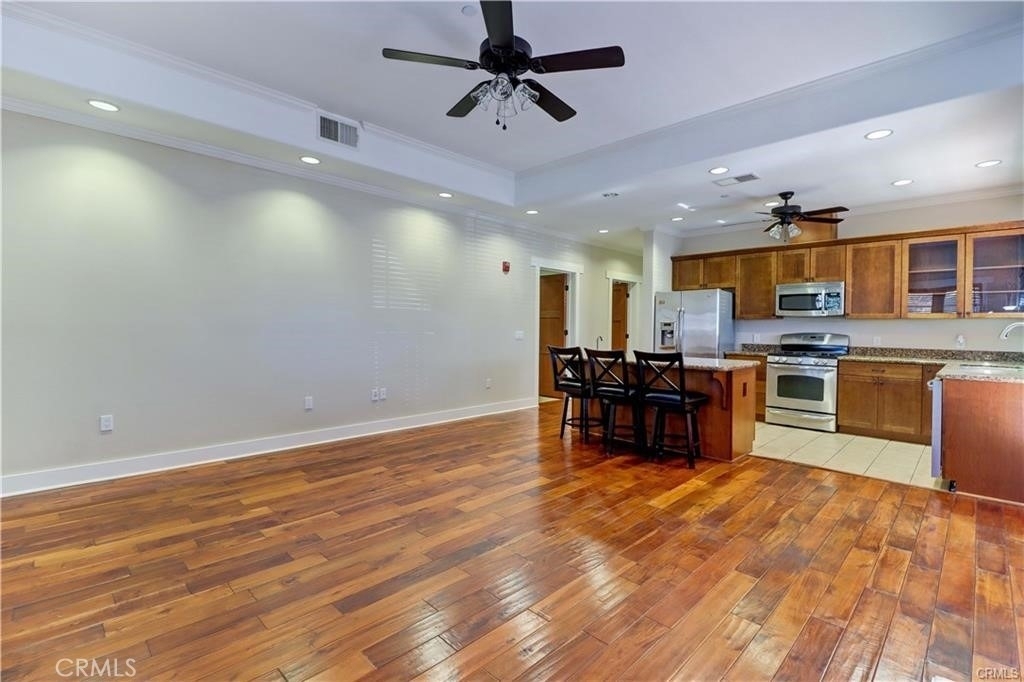 130 N Vermont - Photo 4