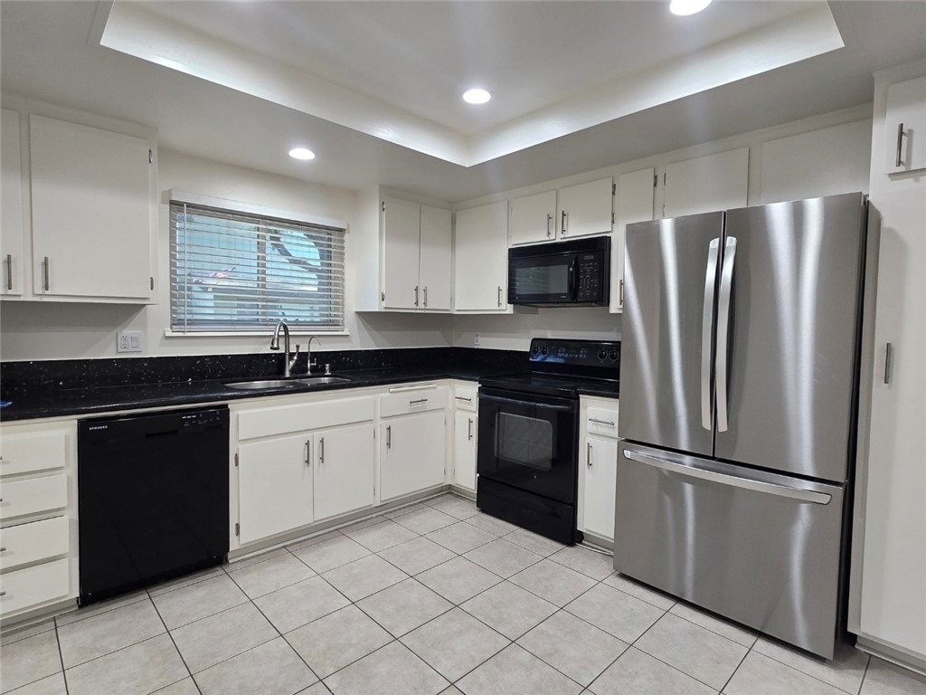 5475 Cajon - Photo 2