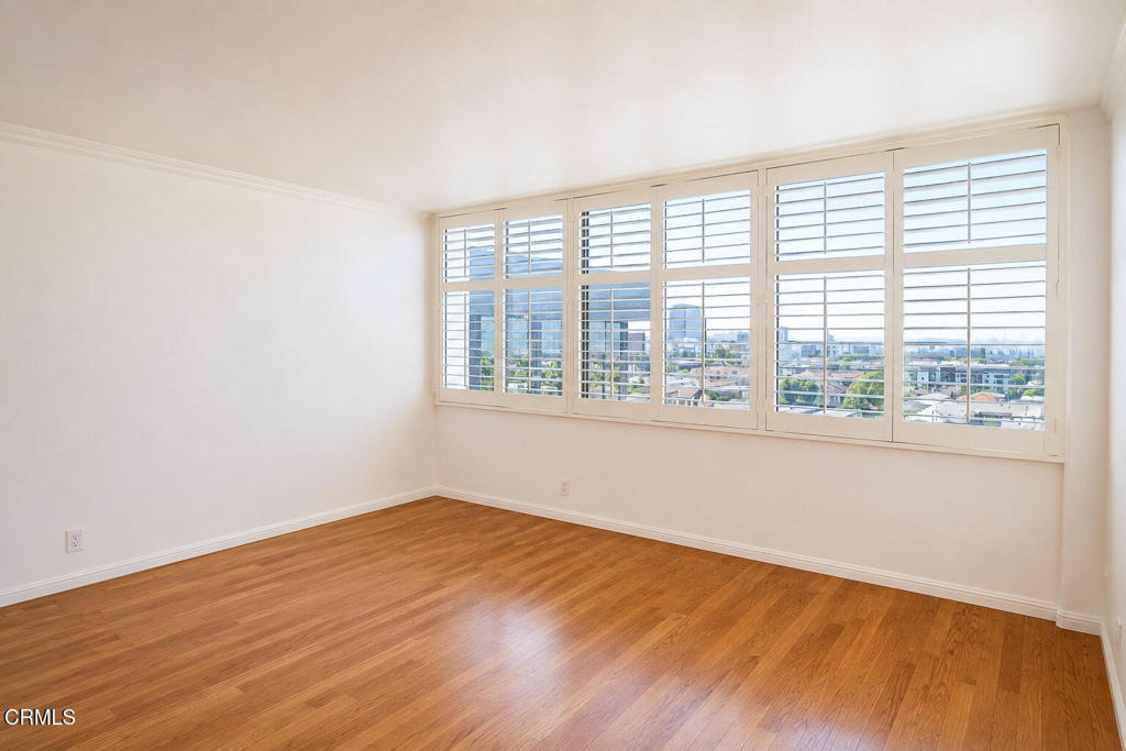 345 Pioneer Drive - Photo 6