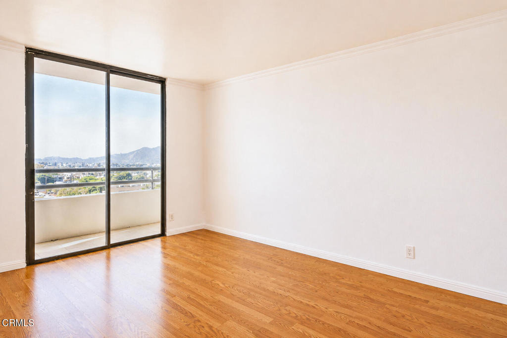 345 Pioneer Drive - Photo 10