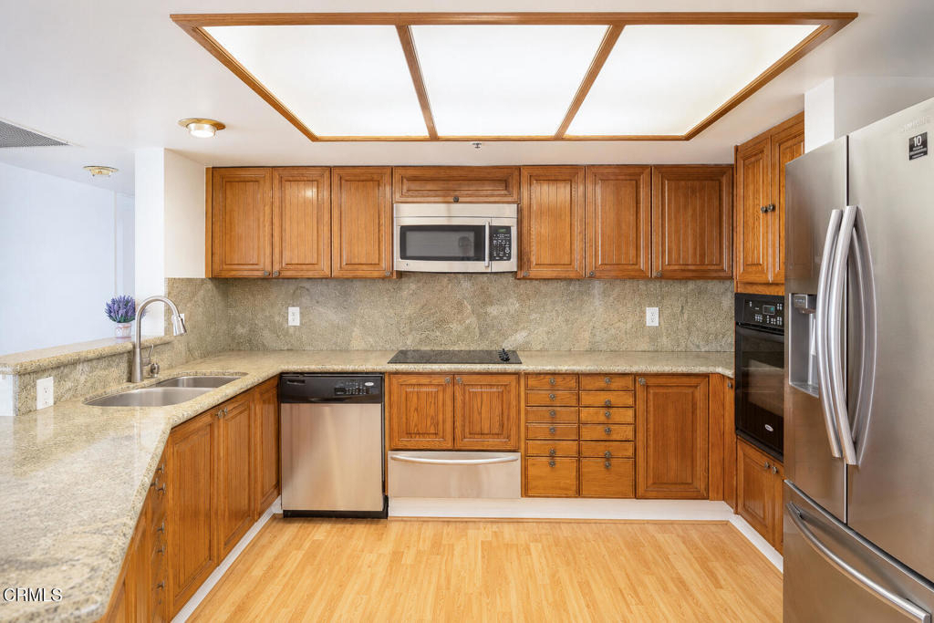 345 Pioneer Drive - Photo 3