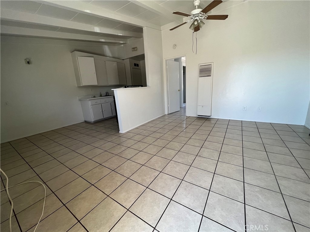 244 W Mayfair - Photo 1