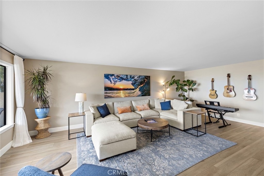 320 Encino Lane - Photo 5