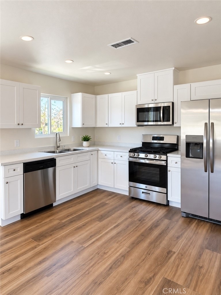 1040 El Camino - Photo 0