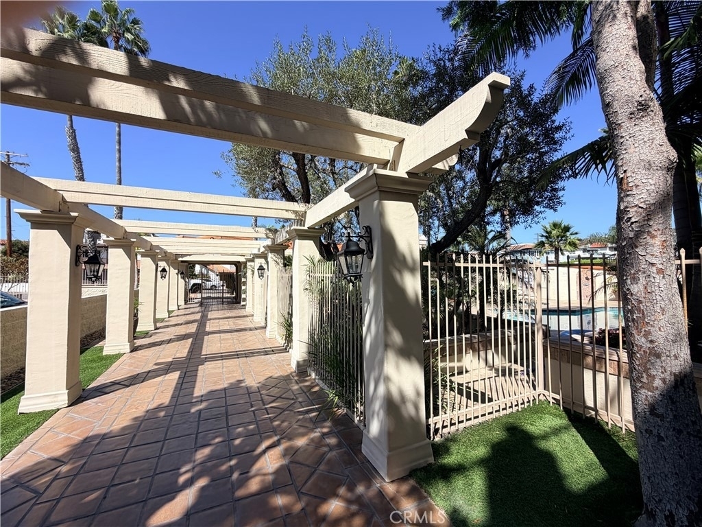 405 Avenida Granada - Photo 18