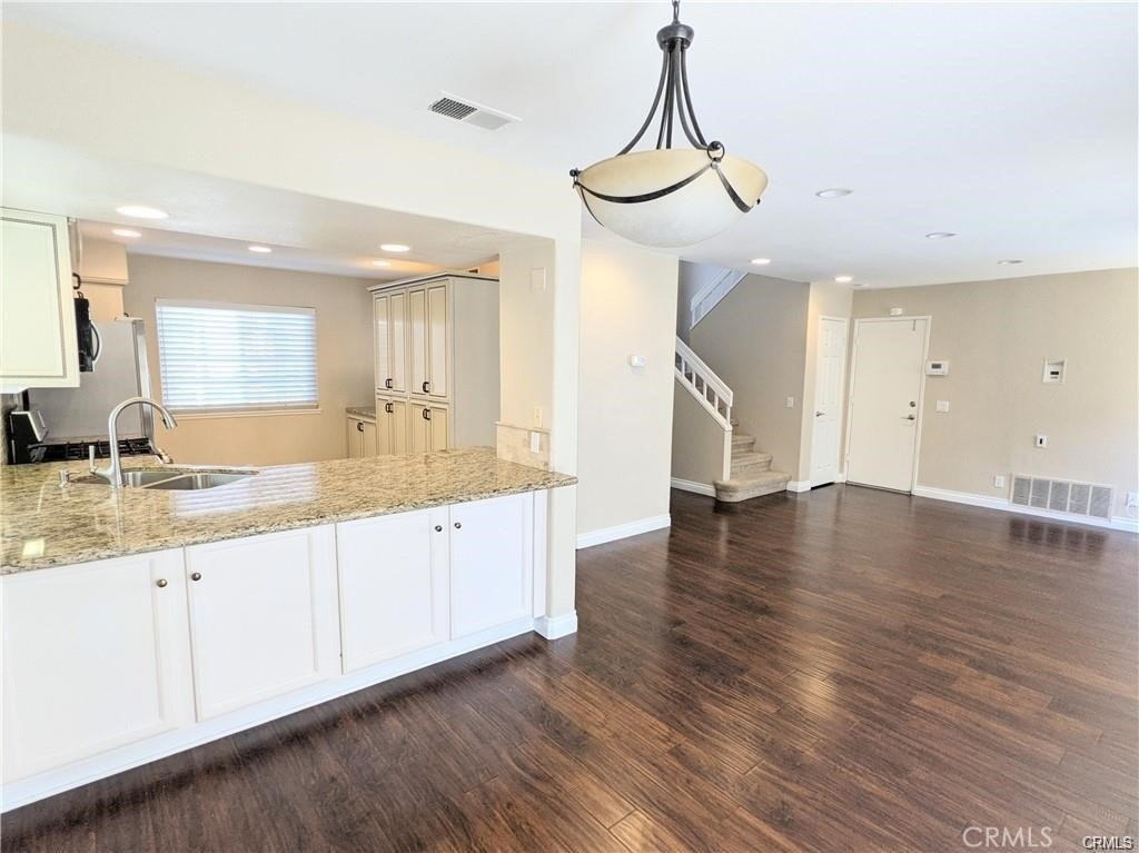 10 Santa Clara Street - Photo 2