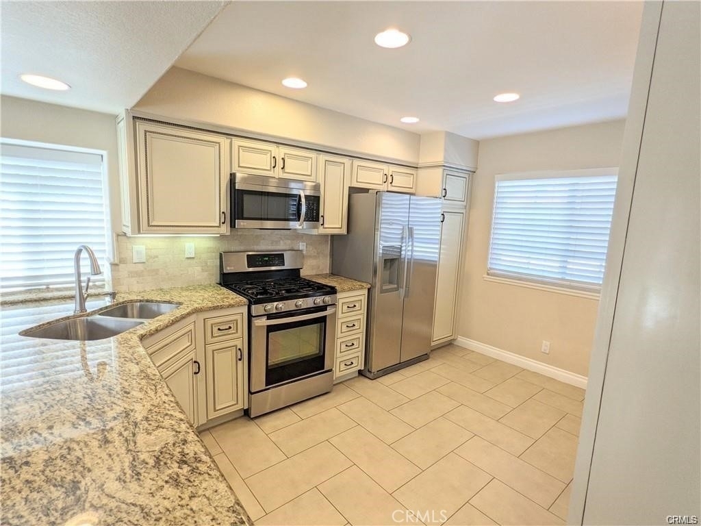 10 Santa Clara Street - Photo 1