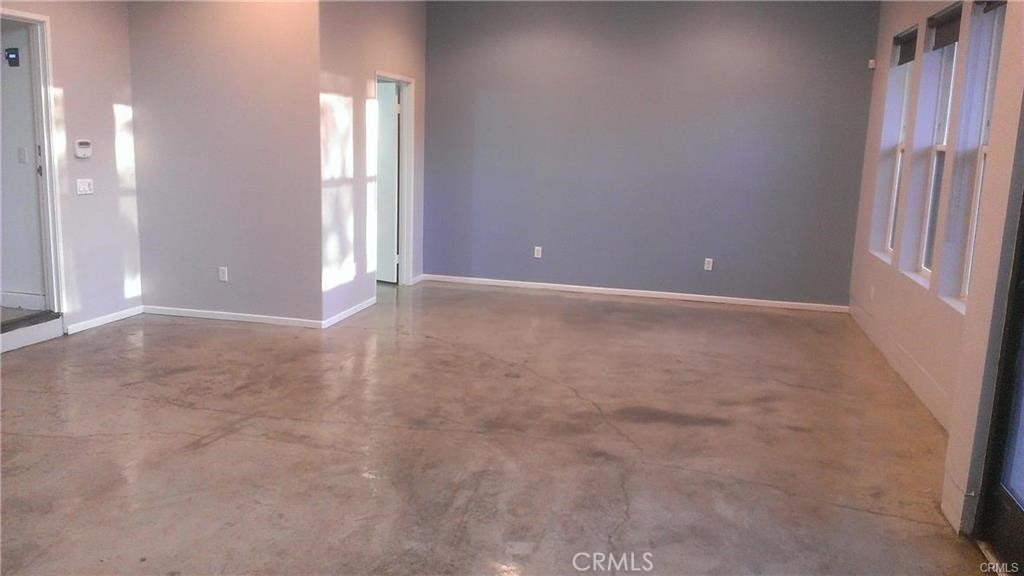 215 N Main - Photo 3
