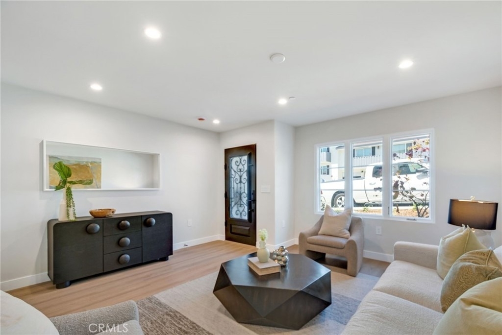 501 Elena Lane - Photo 5