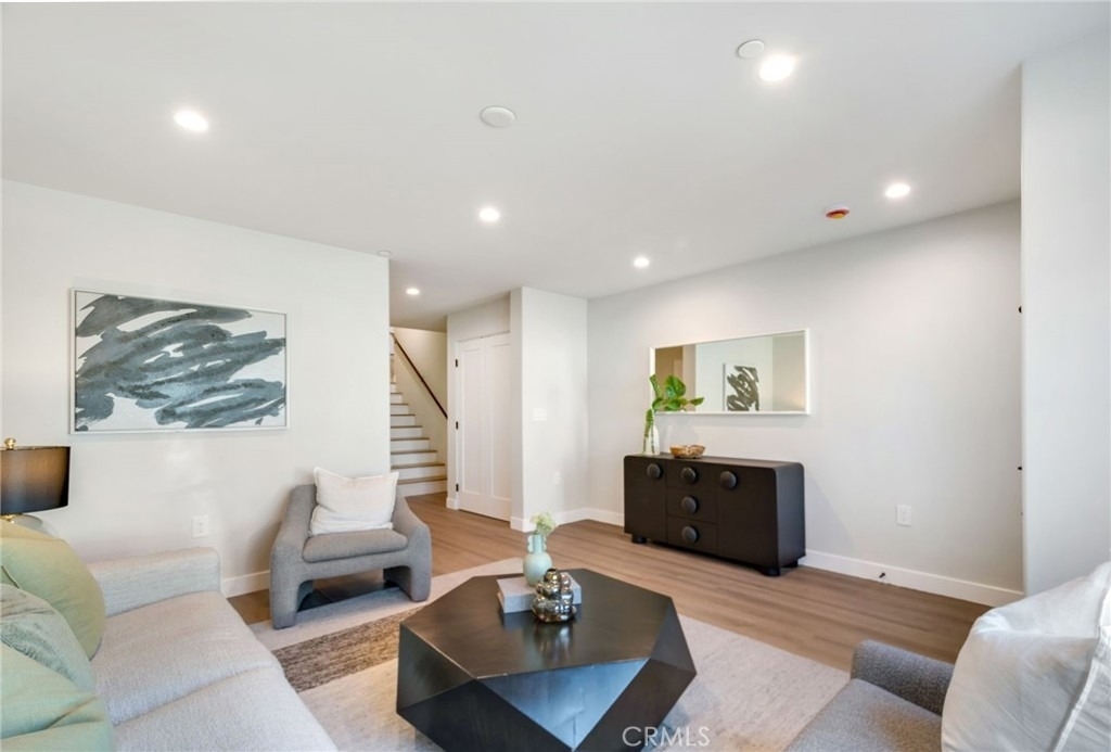 501 Elena Lane - Photo 4