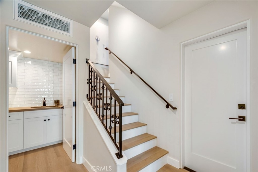 501 Elena Lane - Photo 7