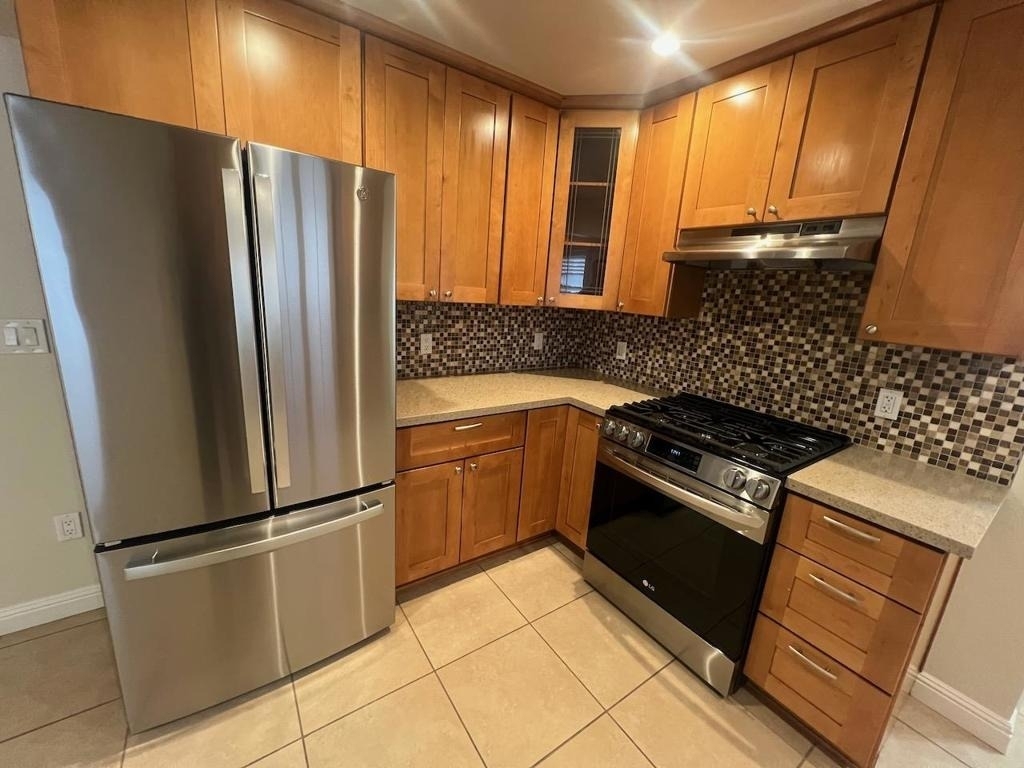 388 W Virginia Street - Photo 2
