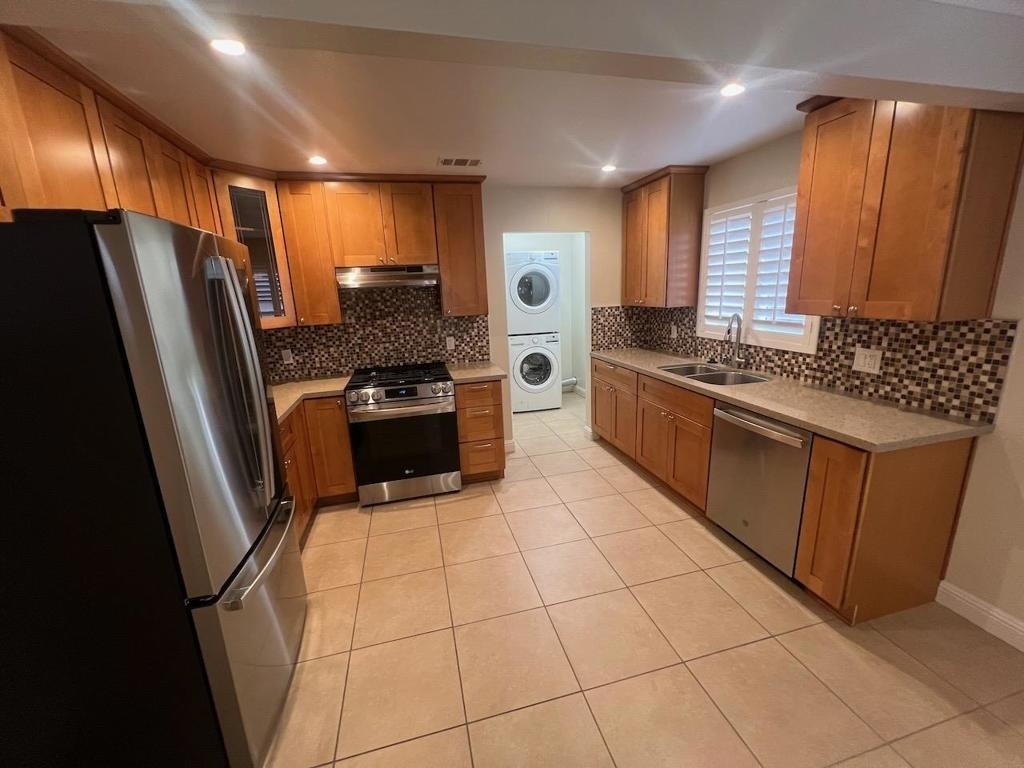 388 W Virginia Street - Photo 1