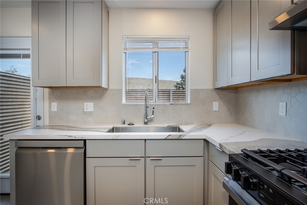 7412 Deer Trail - Photo 2