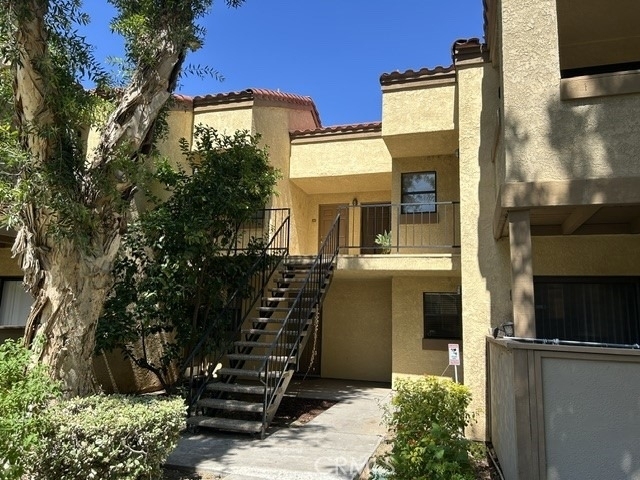 1136 W Blaine - Photo 0