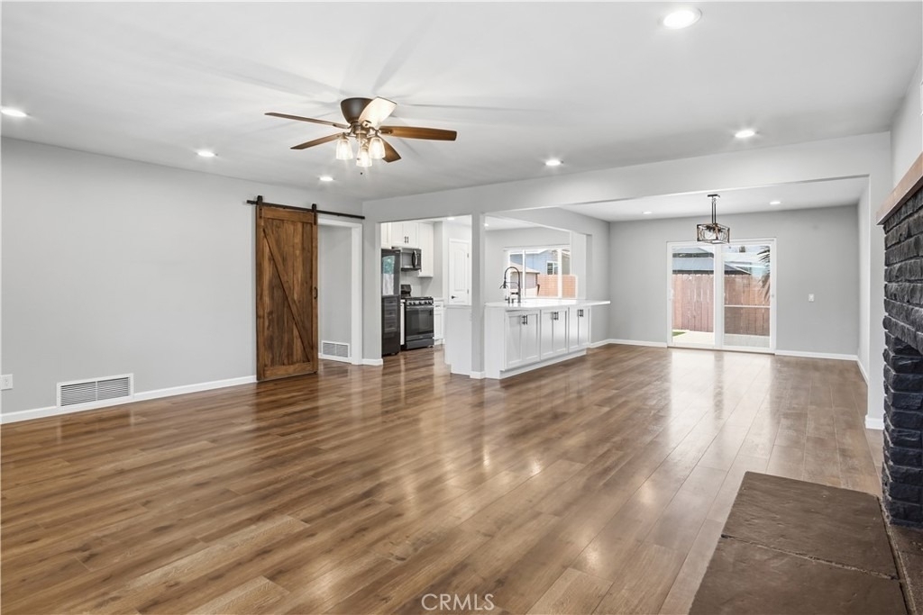 2367 Golden Avenue - Photo 3