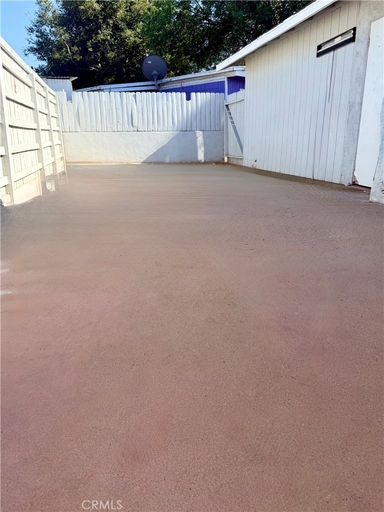 2075 Rialto Ave - Photo 1