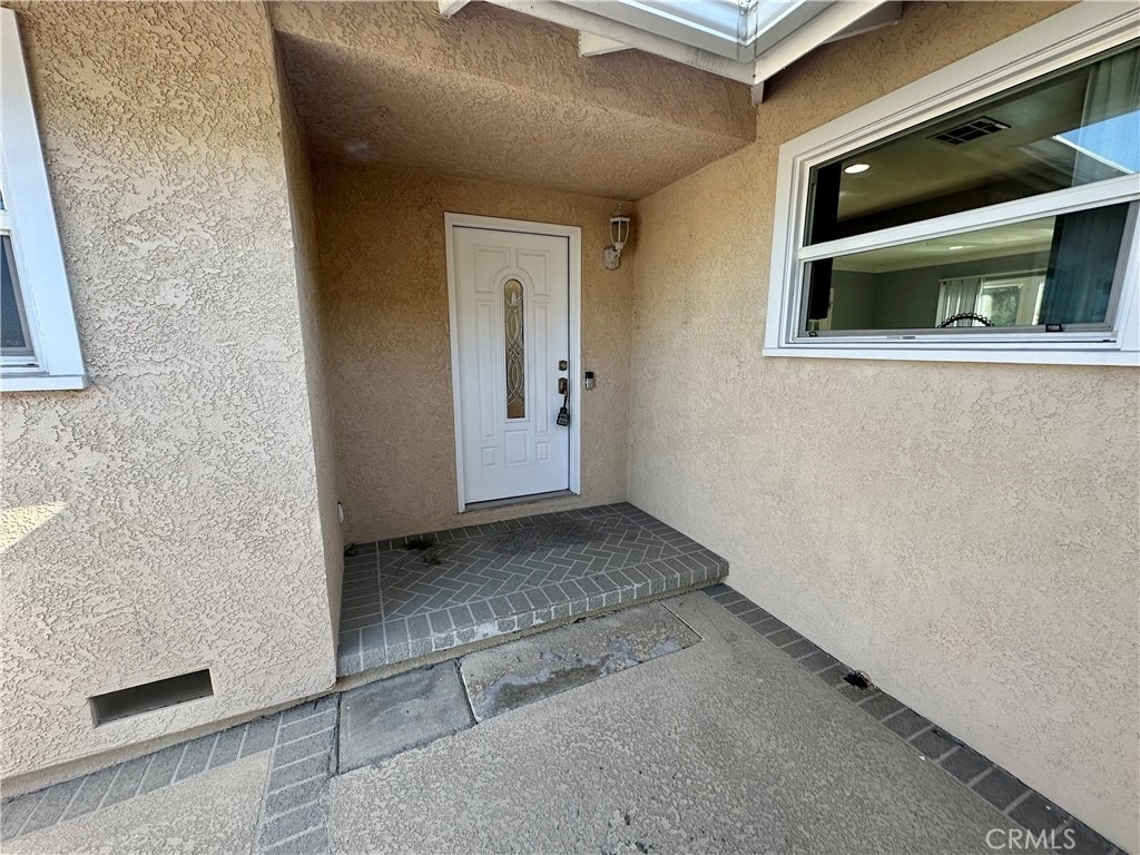 354 S Pepper Avenue - Photo 3