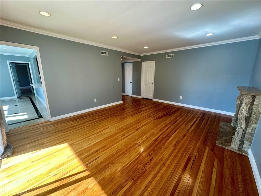 354 S Pepper Avenue - Photo 5