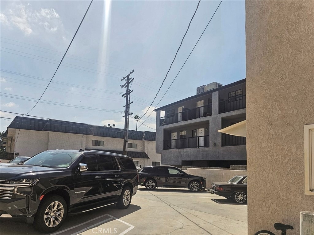 518 E Valencia - Photo 15