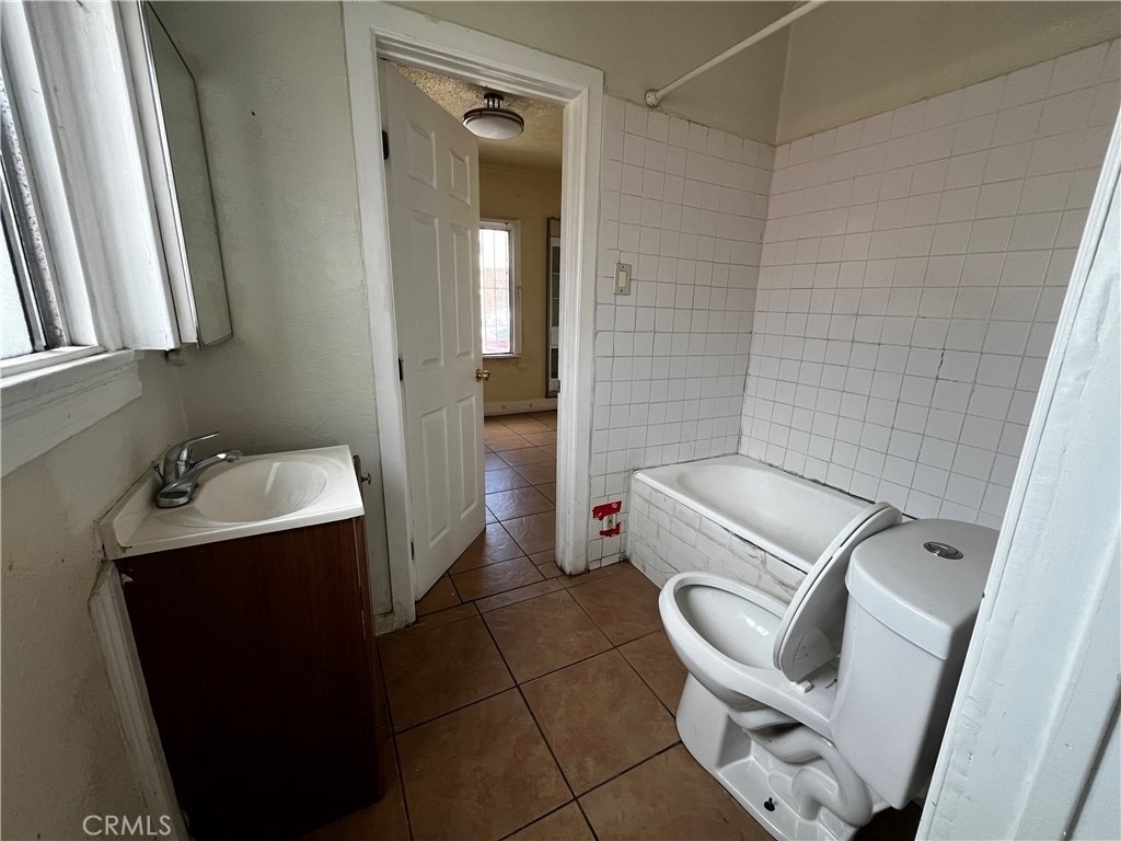 6325 S Figueroa Street - Photo 13