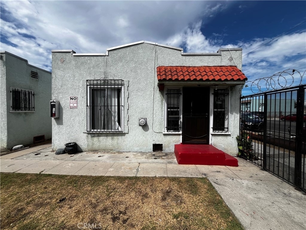 6325 S Figueroa Street - Photo 1