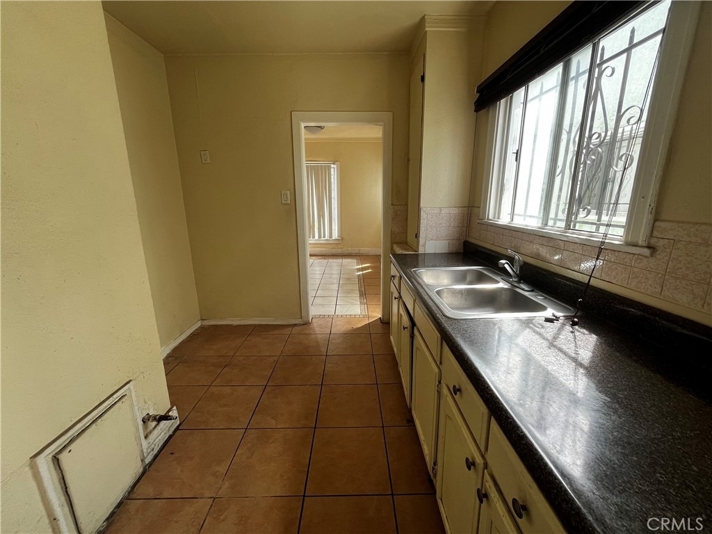 6325 S Figueroa Street - Photo 12