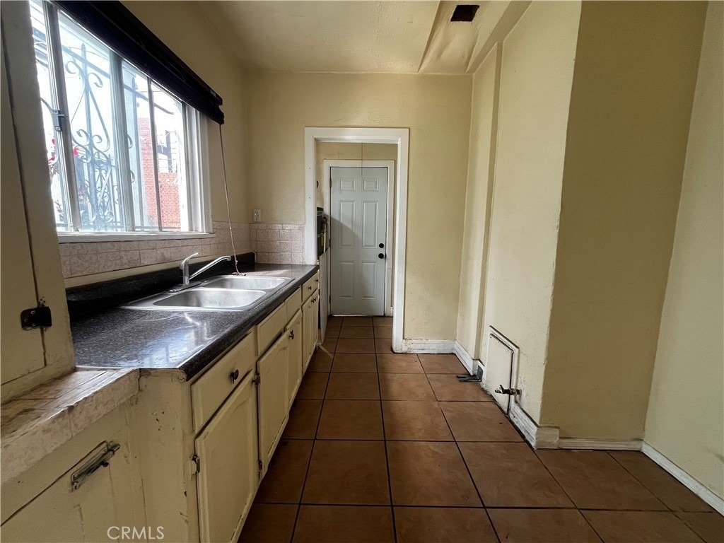 6325 S Figueroa Street - Photo 10